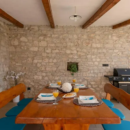 Amazing Lara With Private Pool By Wiibuk Villa